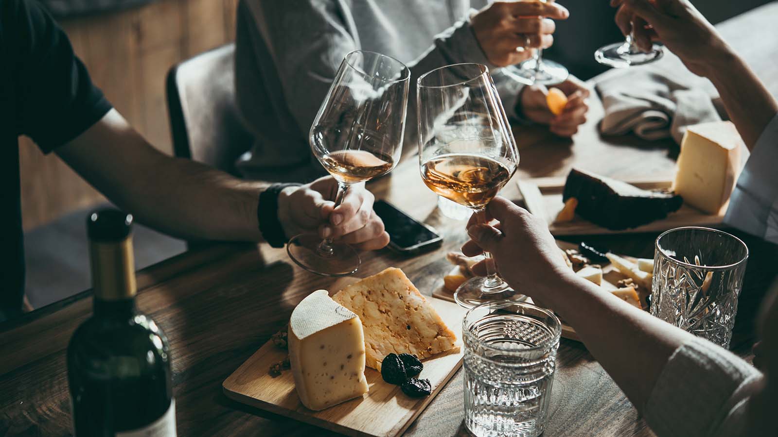 brindis entre amigos